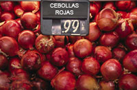 Red onions at market